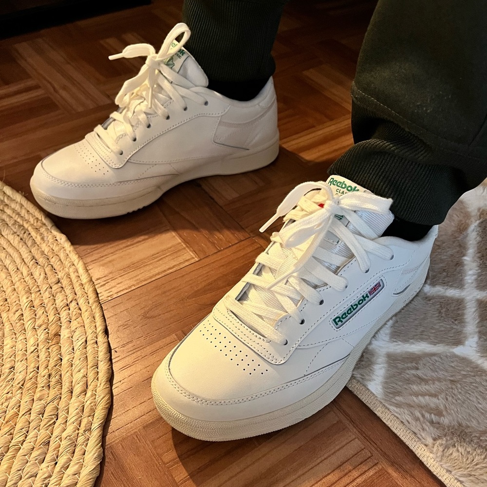 Reebok Club C (WOMEN SIZE IN JUNIORS) ➡️ READ DESCRIPTION! ⬅️